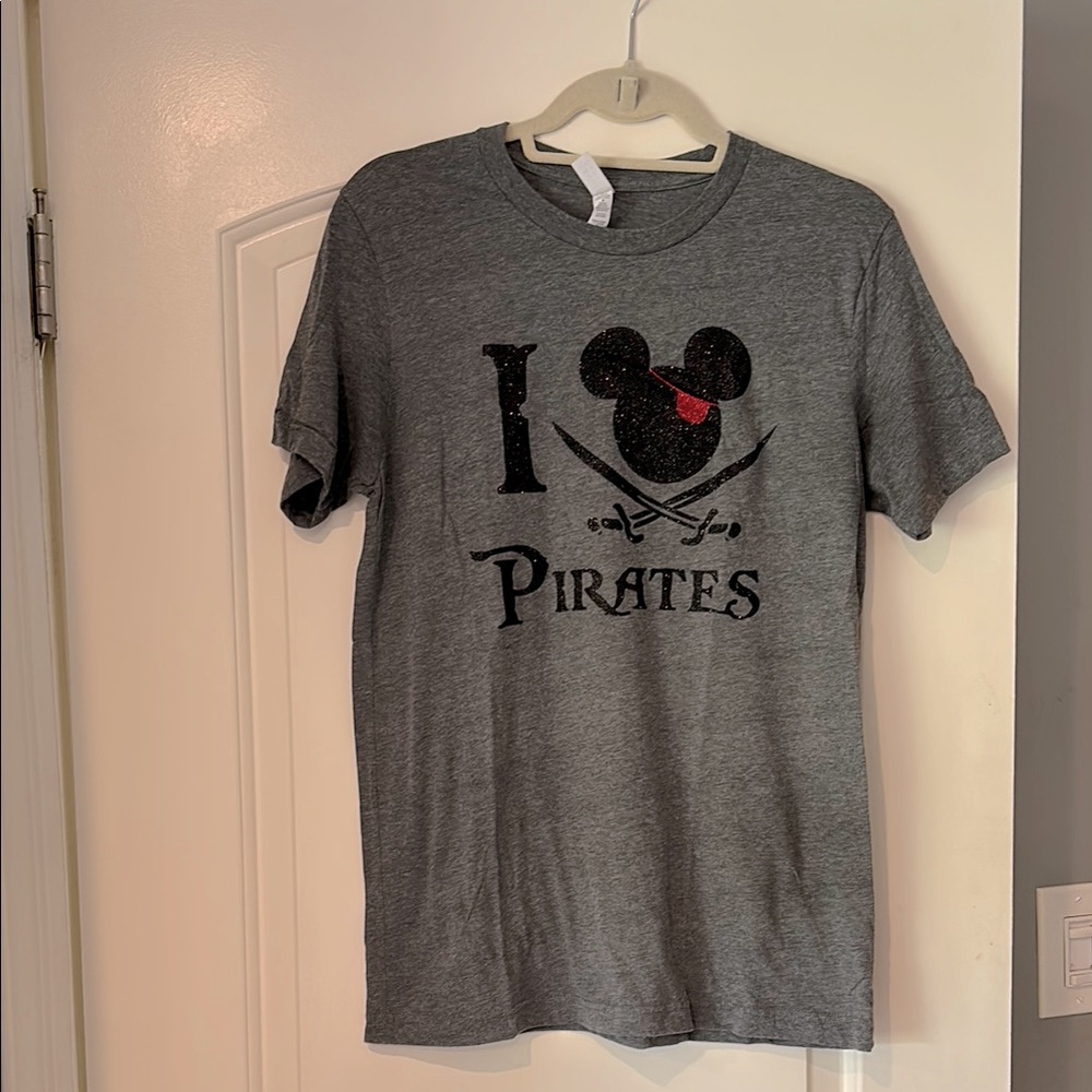 Disney I ❤️ Pirates t shirt